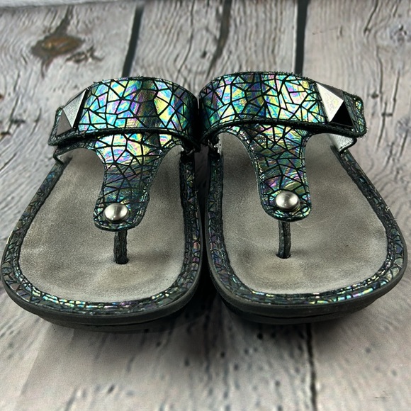 ALEGRIA 🦋 CARINA TECTONIC Multicolor Thong Pewter Pyramid Embellishment Sandals - Picture 13 of 17